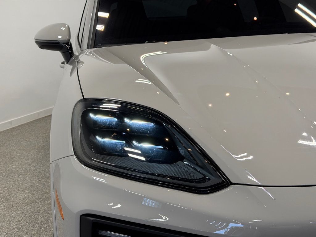 2025 Porsche Cayenne Turbo E-Hybrid Coupe AWD - 23065574 - 4