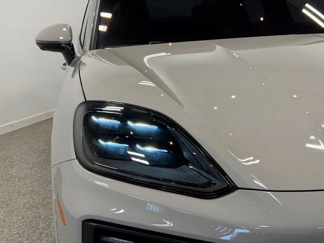 2025 Porsche Cayenne Turbo E-Hybrid Coupe AWD - 23065574 - 4