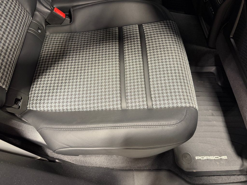 2025 Porsche Cayenne Turbo E-Hybrid Coupe AWD - 23065574 - 49