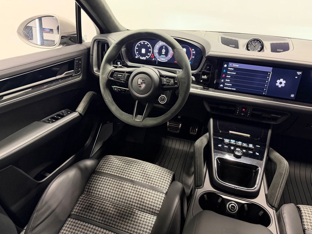 2025 Porsche Cayenne Turbo E-Hybrid Coupe AWD - 23065574 - 51