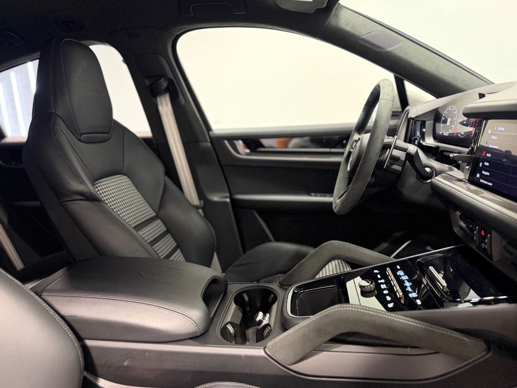 2025 Porsche Cayenne Turbo E-Hybrid Coupe AWD - 23065574 - 59