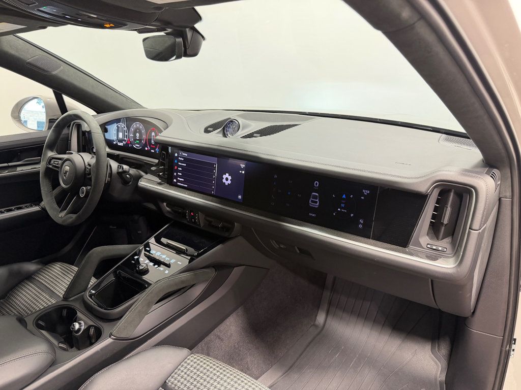 2025 Porsche Cayenne Turbo E-Hybrid Coupe AWD - 23065574 - 61