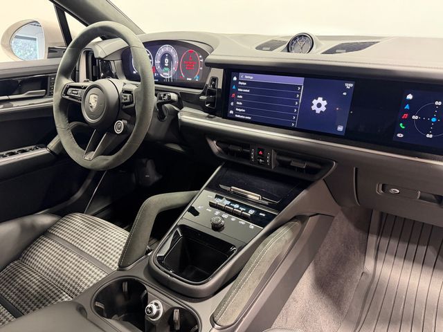 2025 Porsche Cayenne Turbo E-Hybrid Coupe AWD - 23065574 - 62