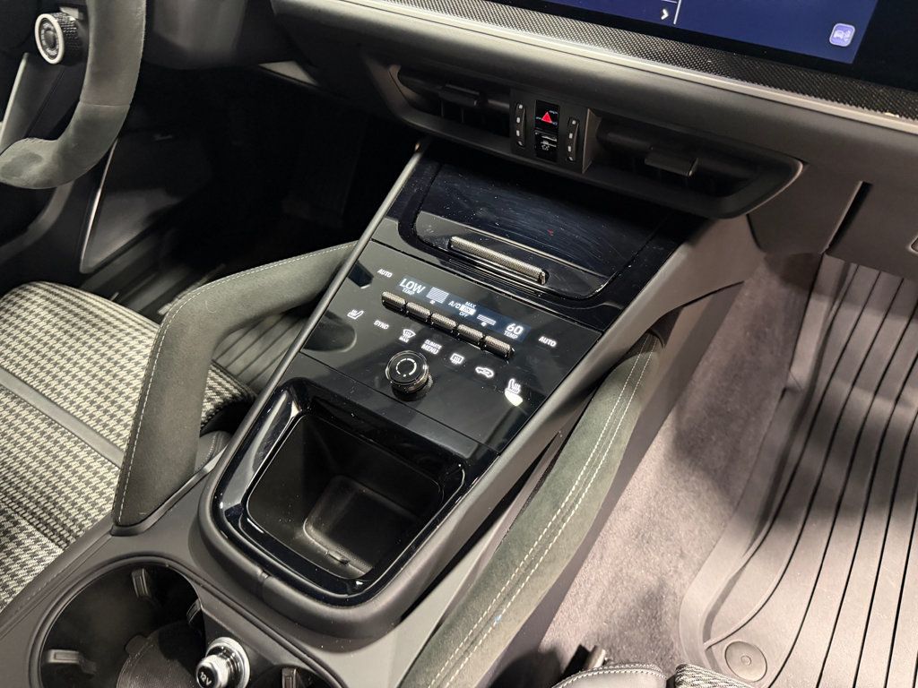2025 Porsche Cayenne Turbo E-Hybrid Coupe AWD - 23065574 - 67
