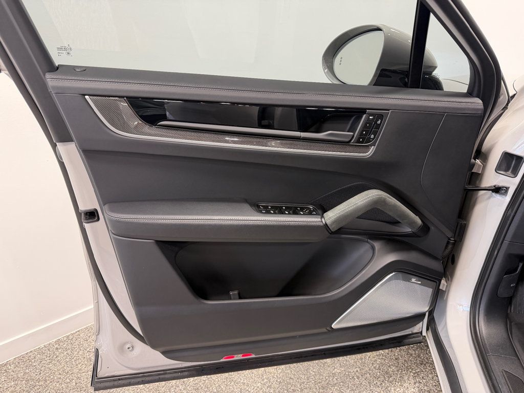 2025 Porsche Cayenne Turbo E-Hybrid Coupe AWD - 23065574 - 73