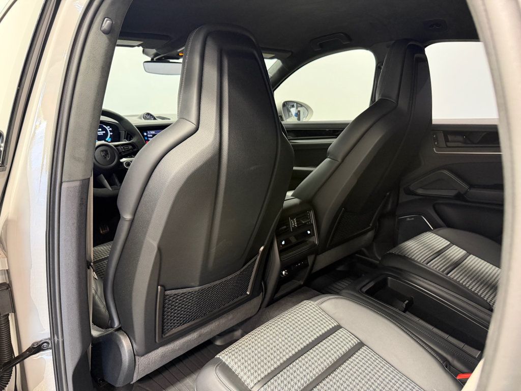 2025 Porsche Cayenne Turbo E-Hybrid Coupe AWD - 23065574 - 74