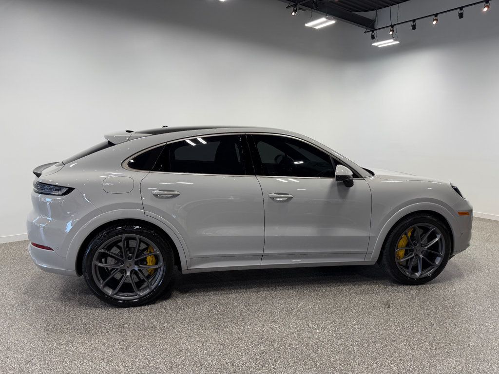 2025 Porsche Cayenne Turbo E-Hybrid Coupe AWD - 23065574 - 90
