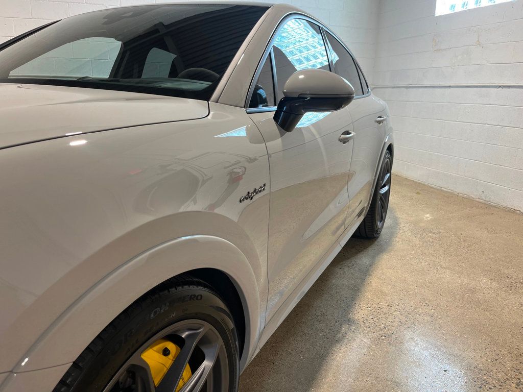 2025 Porsche Cayenne Turbo E-Hybrid Coupe photo 10