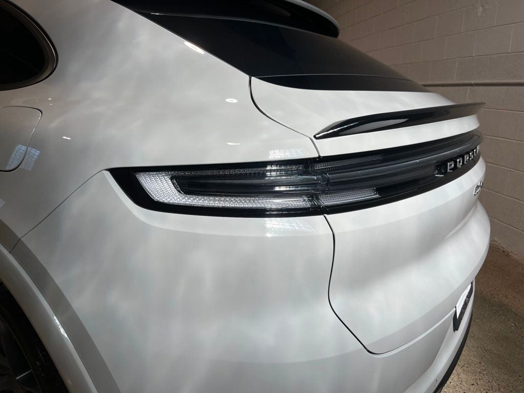 2025 Porsche Cayenne Turbo E-Hybrid Coupe photo 12