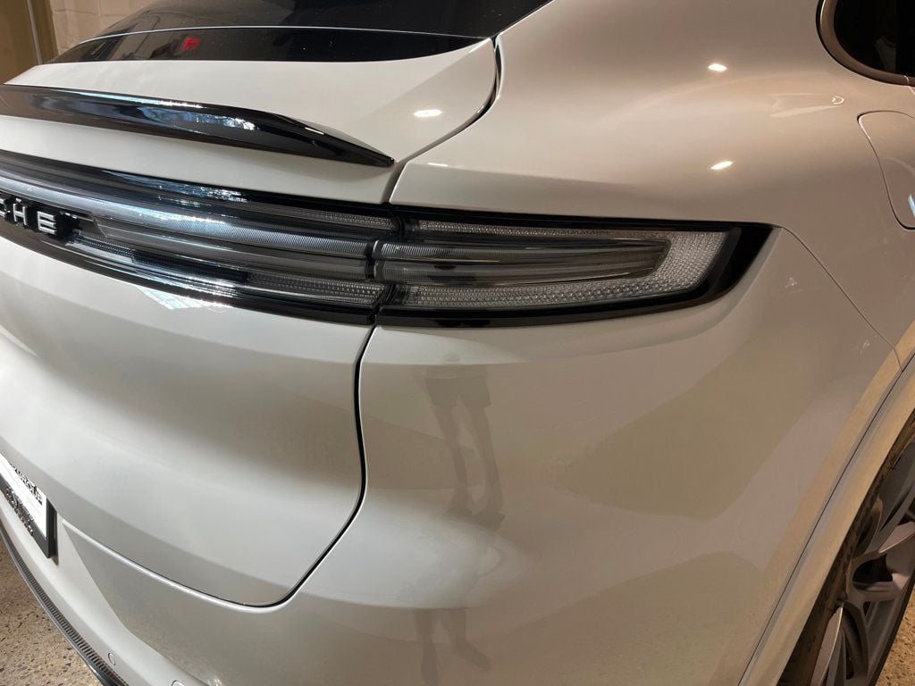 2025 Porsche Cayenne Turbo E-Hybrid Coupe photo 14