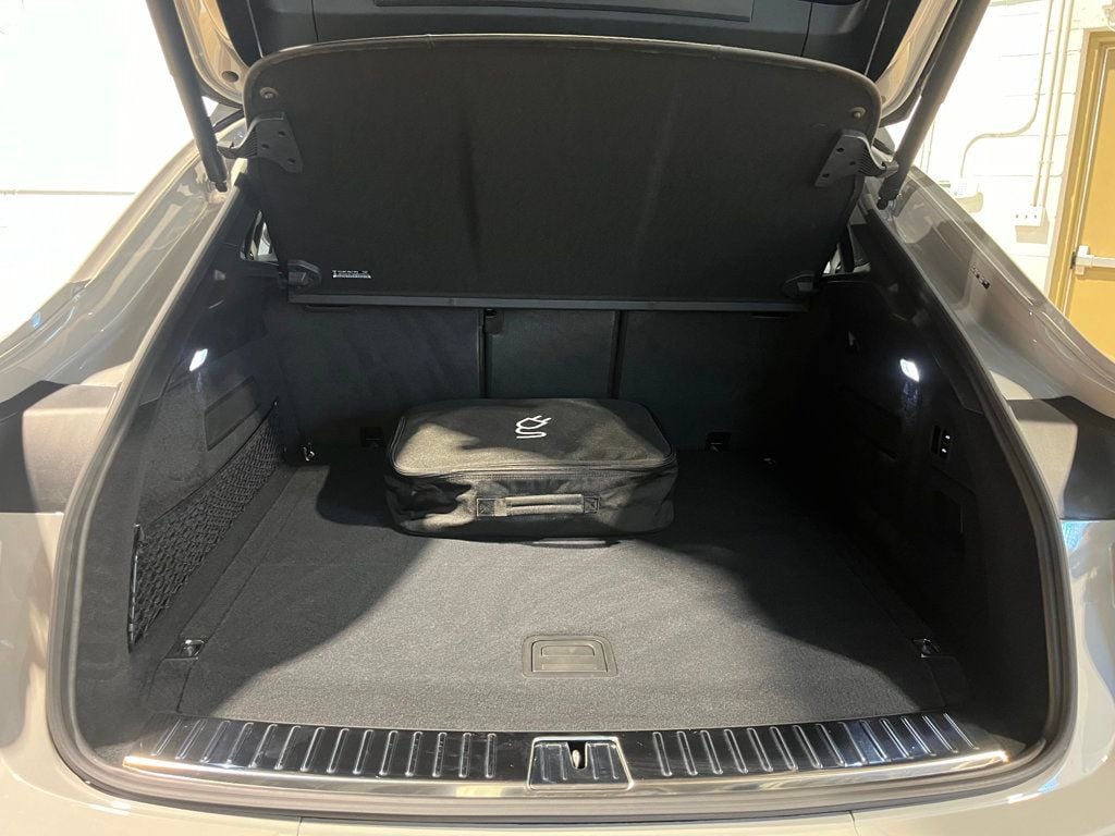 2025 Porsche Cayenne Turbo E-Hybrid Coupe photo 31