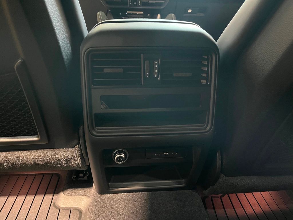 2025 Porsche Cayenne Turbo E-Hybrid Coupe photo 40