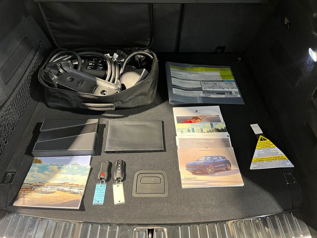 2025 Porsche Cayenne Turbo E-Hybrid Coupe photo 42