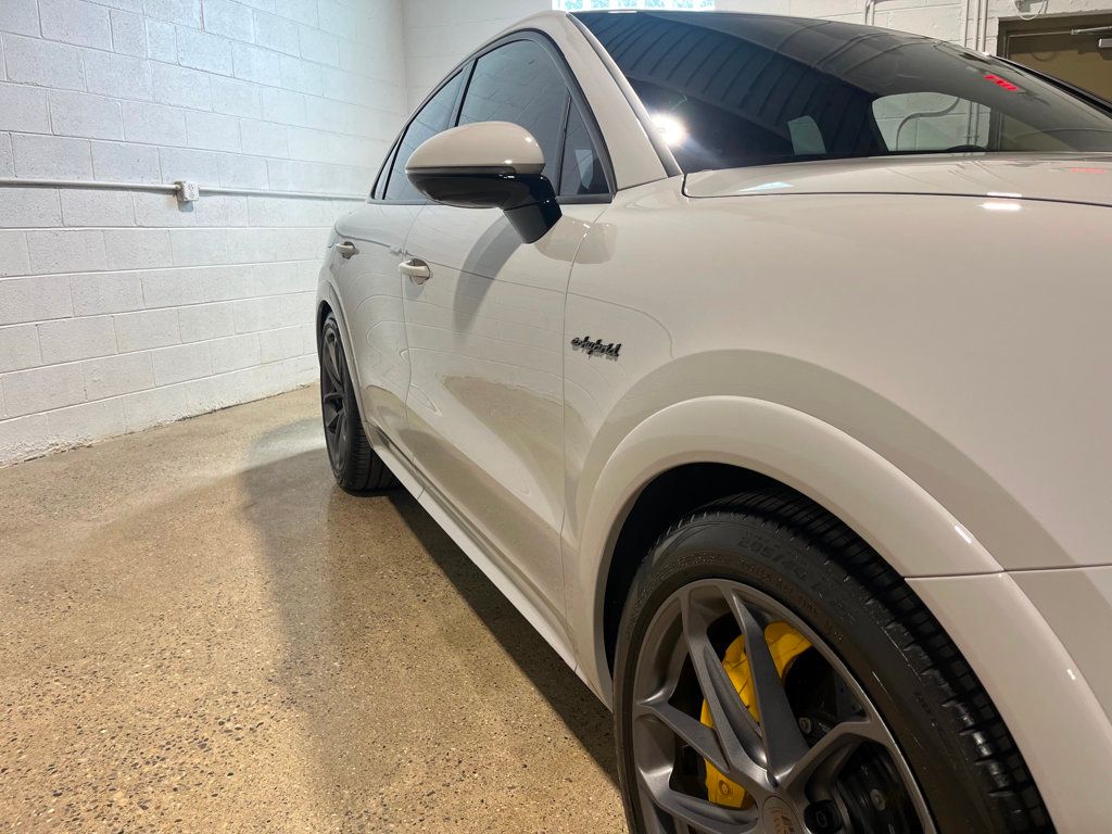 2025 Porsche Cayenne Turbo E-Hybrid Coupe photo 8