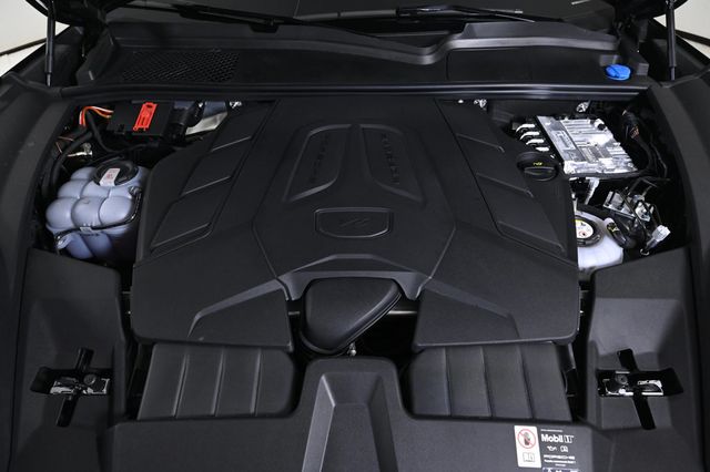 2025 Porsche Cayenne E-Hybrid Coupe S - 22915929 - 29