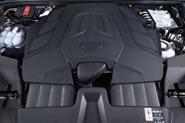 2025 Porsche Cayenne E-Hybrid Coupe S - 22968821 - 25