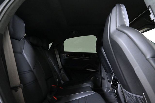 2025 Porsche Cayenne E-Hybrid Coupe Turbo - 22937018 - 18