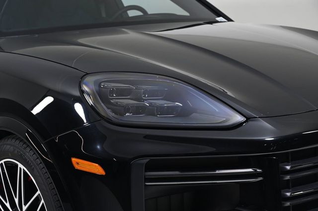 2025 Porsche Cayenne E-Hybrid Coupe Turbo - 22937018 - 28