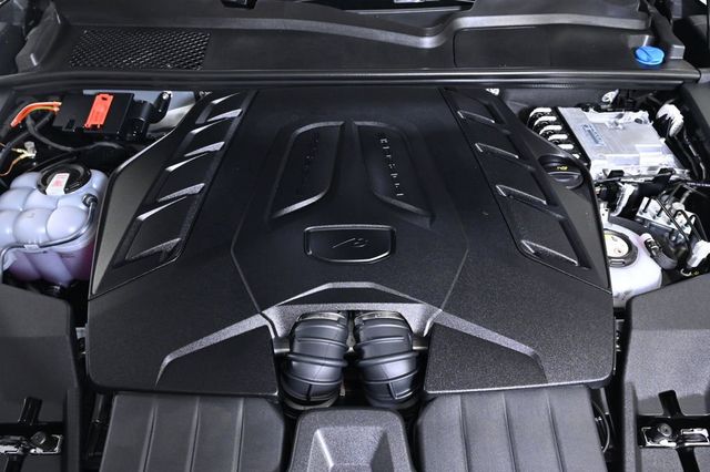 2025 Porsche Cayenne E-Hybrid Coupe Turbo - 22937018 - 29