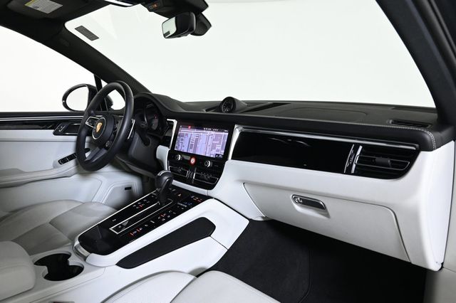 2025 Porsche Macan AWD - 22923903 - 16