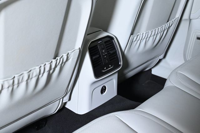 2025 Porsche Macan AWD - 22923903 - 19