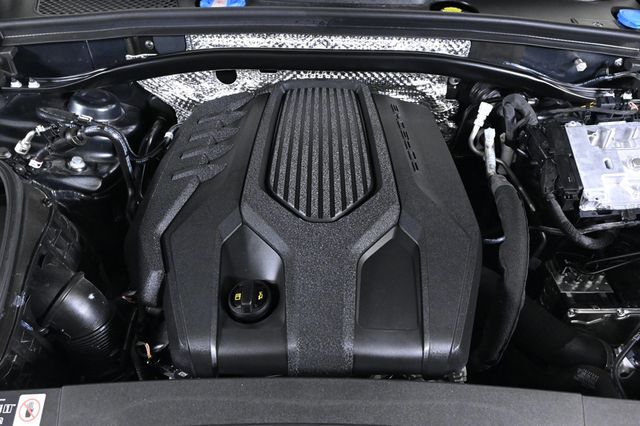 2025 Porsche Macan AWD - 22923903 - 25
