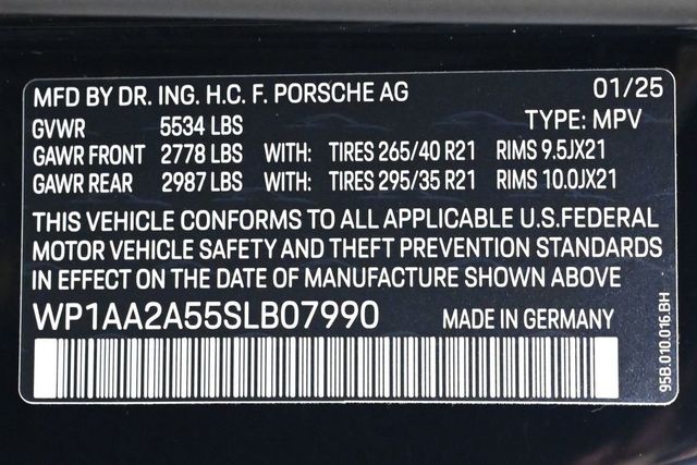 2025 Porsche Macan AWD - 22925304 - 29