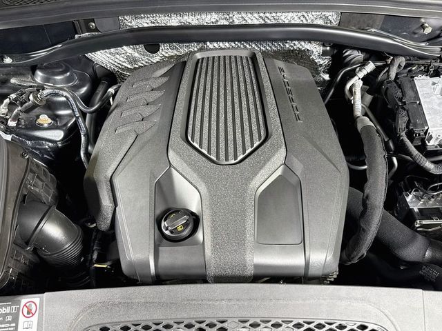 2025 Porsche Macan AWD - 23075619 - 24