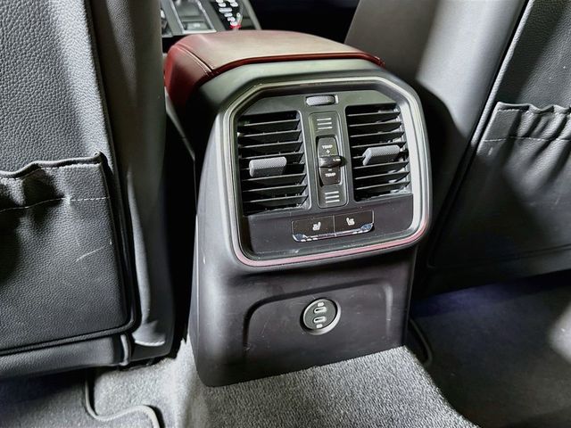 2025 Porsche Macan AWD - 23075643 - 19