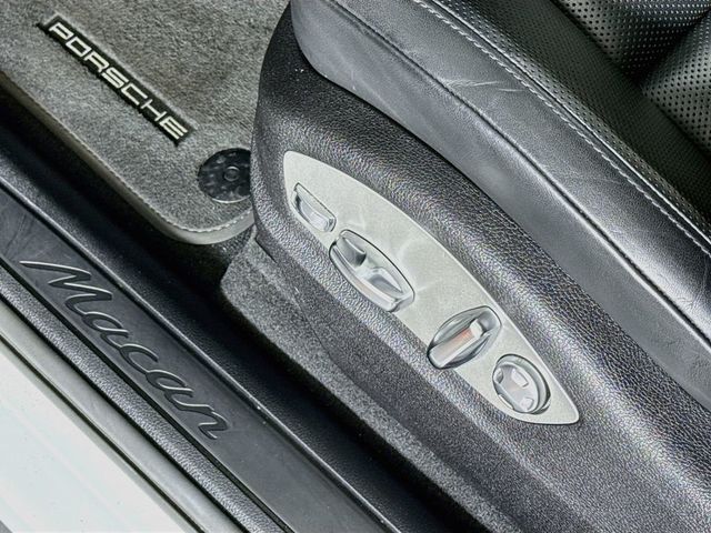 2025 Porsche Macan AWD - 23075662 - 26