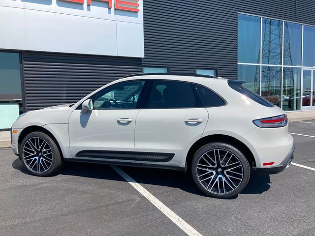 2025 Porsche Macan AWD - 22562199 - 9