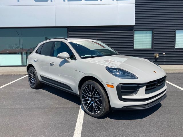 2025 Porsche Macan AWD - 22562199 - 16