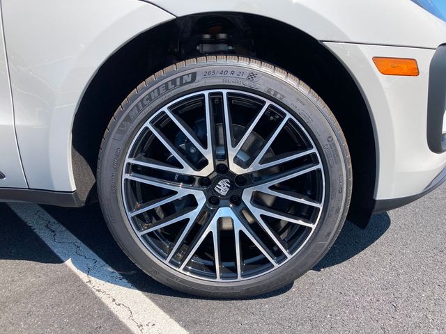 2025 Porsche Macan AWD - 22562199 - 19