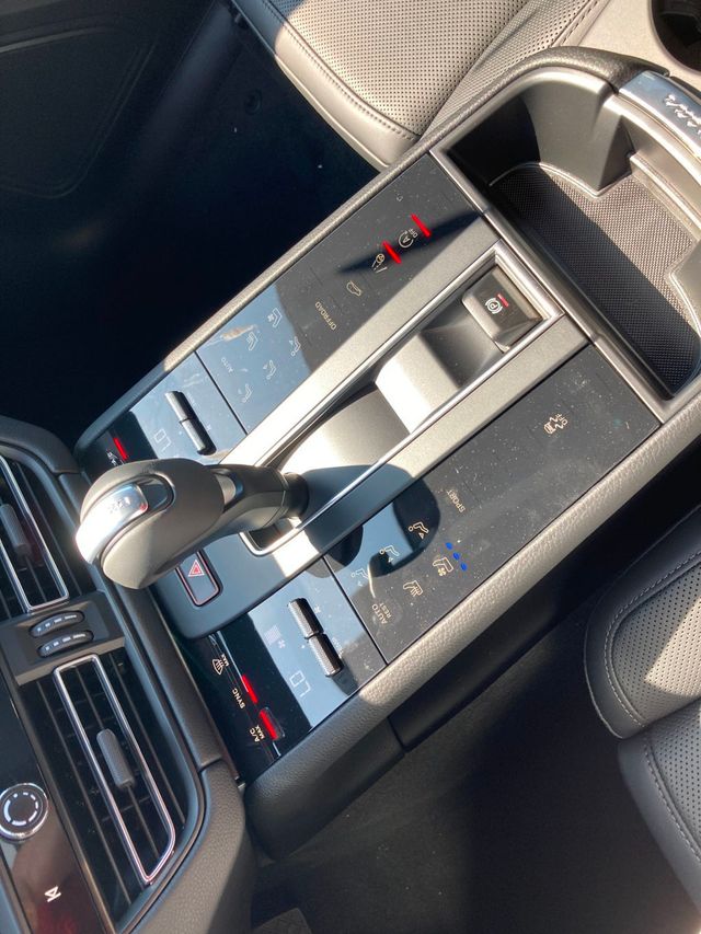 2025 Porsche Macan AWD - 22562199 - 27