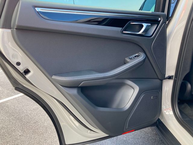 2025 Porsche Macan AWD - 22562199 - 28