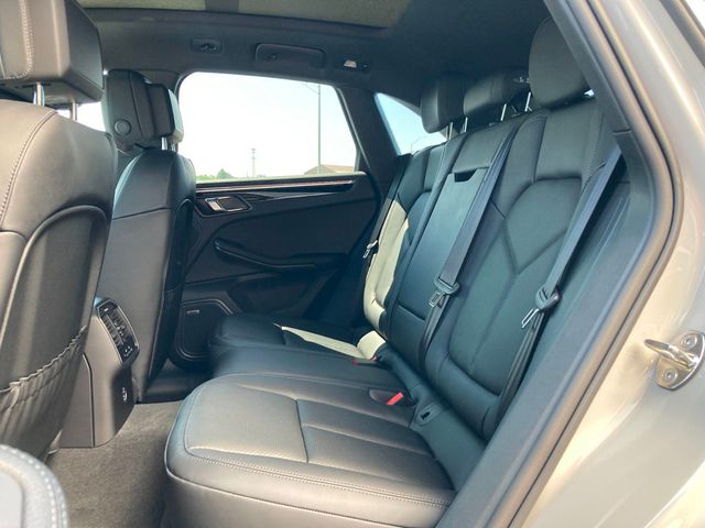 2025 Porsche Macan AWD - 22562199 - 29