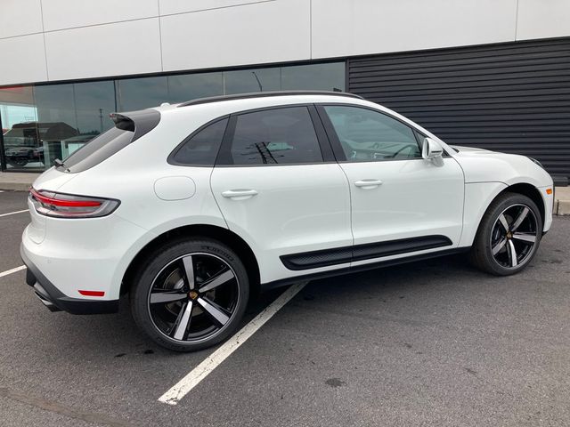 2025 Porsche Macan AWD - 22607299 - 13