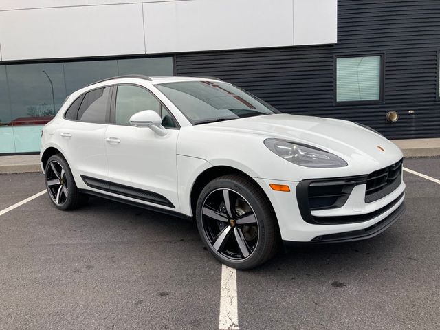 2025 Porsche Macan AWD - 22607299 - 17