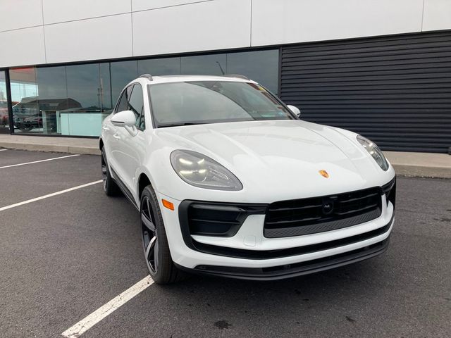 2025 Porsche Macan AWD - 22607299 - 18
