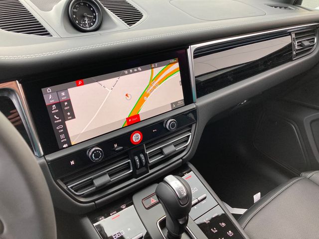 2025 Porsche Macan AWD - 22802530 - 16