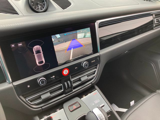 2025 Porsche Macan AWD - 22802530 - 17