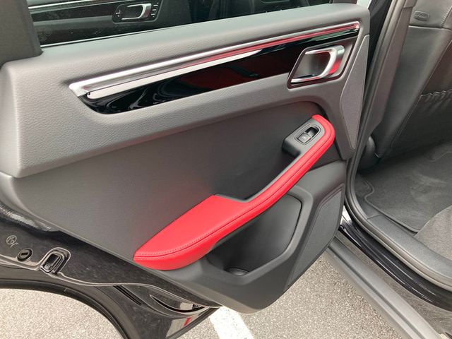 2025 Porsche Macan AWD - 22816970 - 14