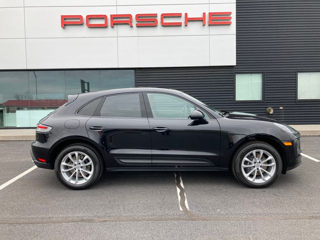 2025 Porsche Macan AWD - 22816970 - 7