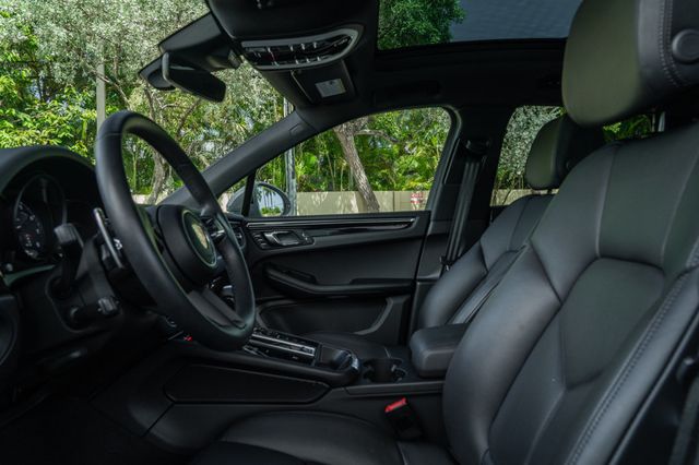 2025 Porsche Macan Base - Photo 10