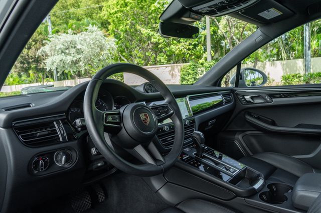 2025 Porsche Macan Base - Photo 11