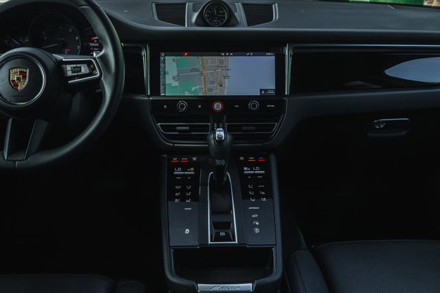 2025 Porsche Macan Base - Photo 14