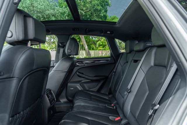 2025 Porsche Macan Base - Photo 17