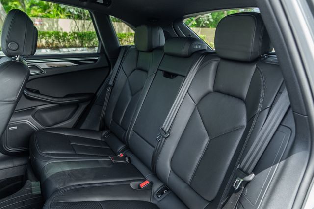 2025 Porsche Macan Base - Photo 18