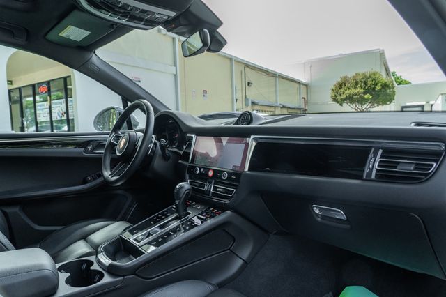 2025 Porsche Macan Base - Photo 24