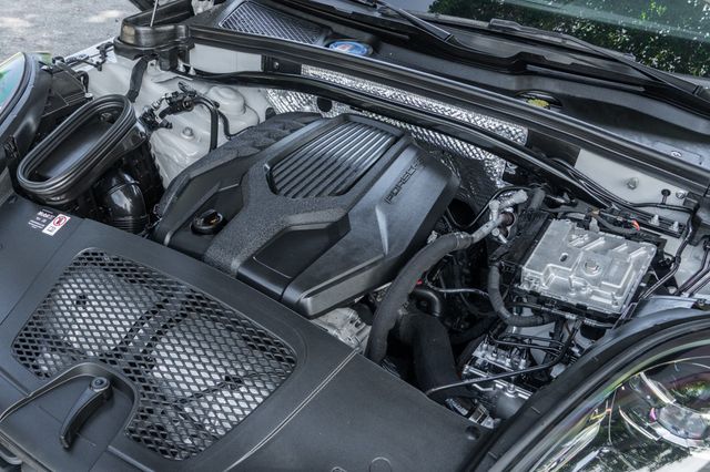 2025 Porsche Macan Base - Photo 28